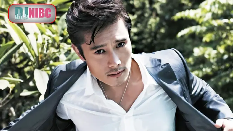 Lee Byung-hun hóa thân đầy cảm xúc trong vai diễn tâm lý.